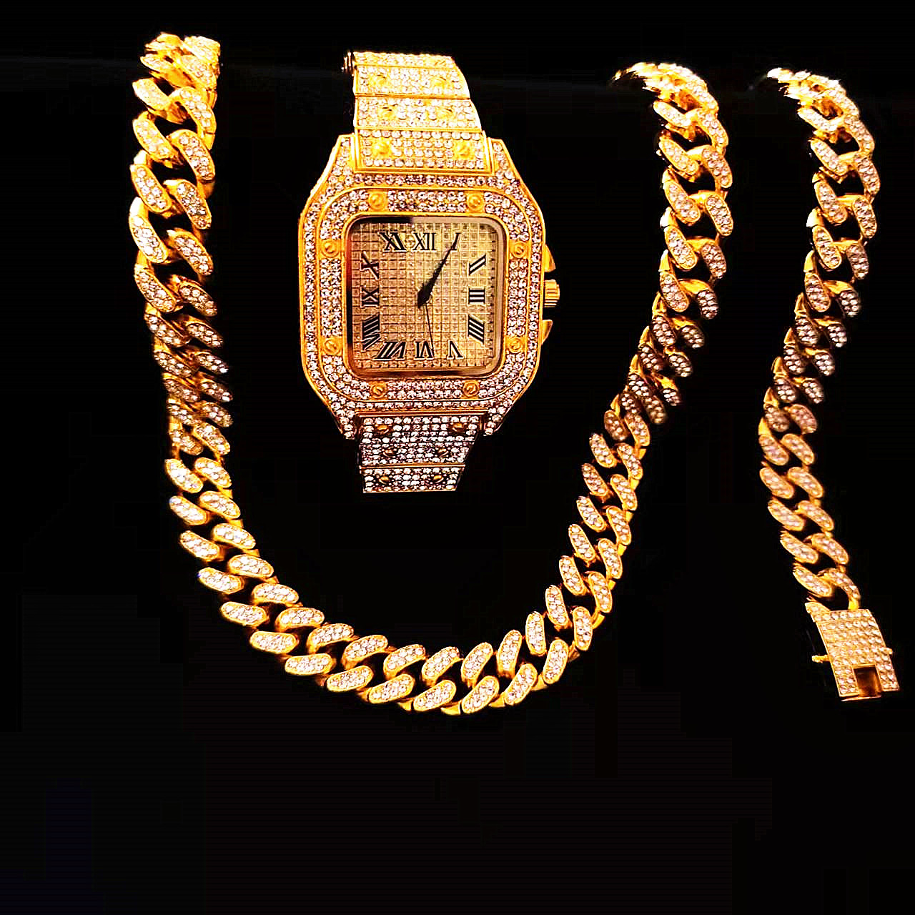 2 pz. Collana con ciondolo a f - Luxury Watch Miami recensione e prezzo